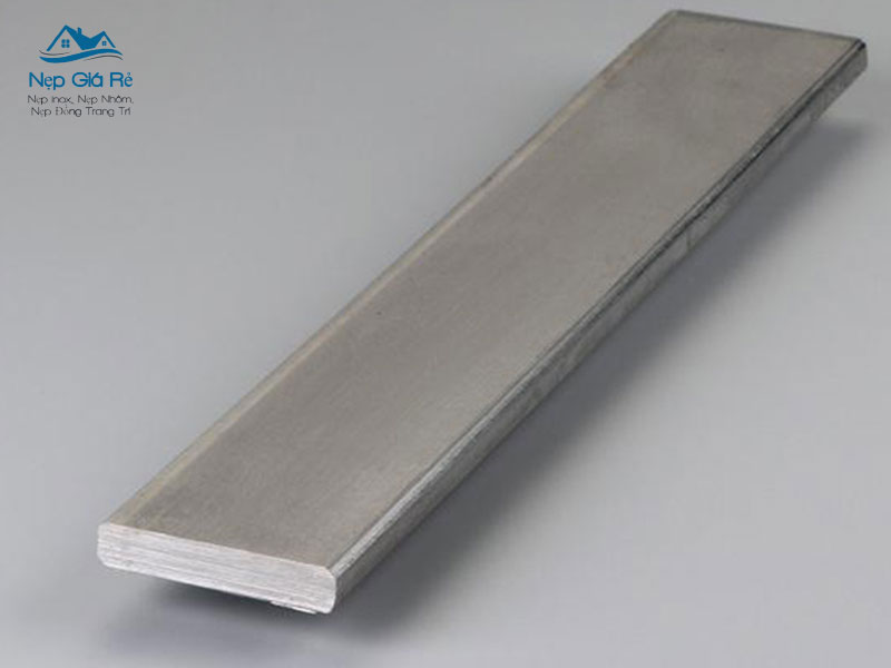 Dac-diem-noi-bat-cua-la-inox-304-5x5mm-nepgiare