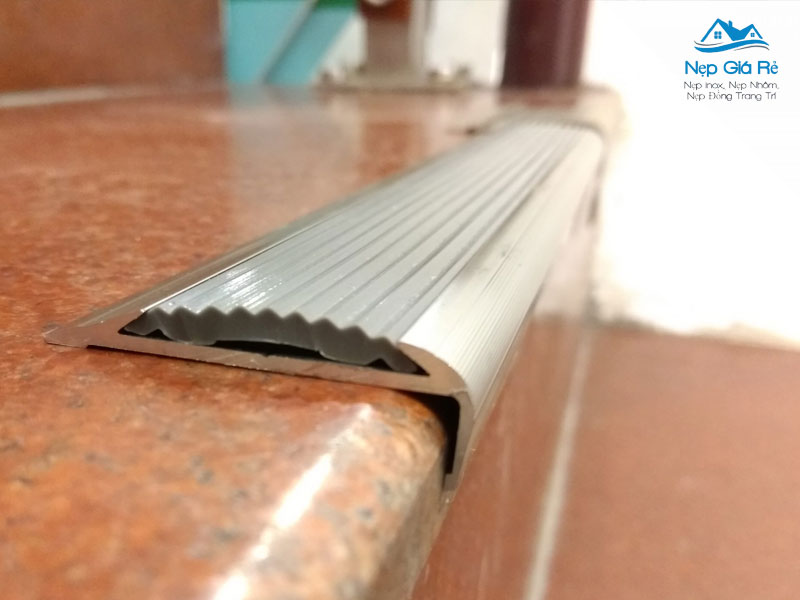 Dac-diem-noi-bat-cua-nep-nhom-chong-truot-nlp8-nepgiare