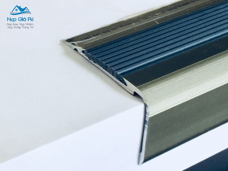 Dac-diem-noi-bat-cua-nep-nhom-chong-truot-tl30-nepgiare