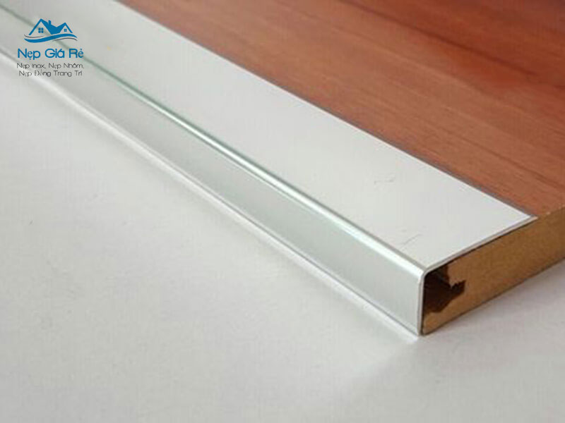 Ung-dung-ngoai-that-nepgiare