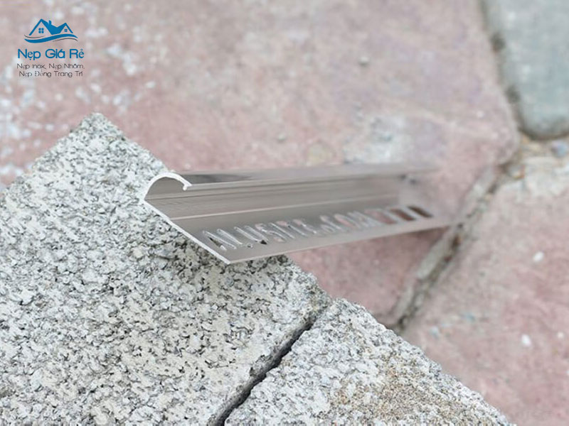 Dac-diem-noi-bat-cua-nep-nhom-op-goc-tron-atr120-nepgiare