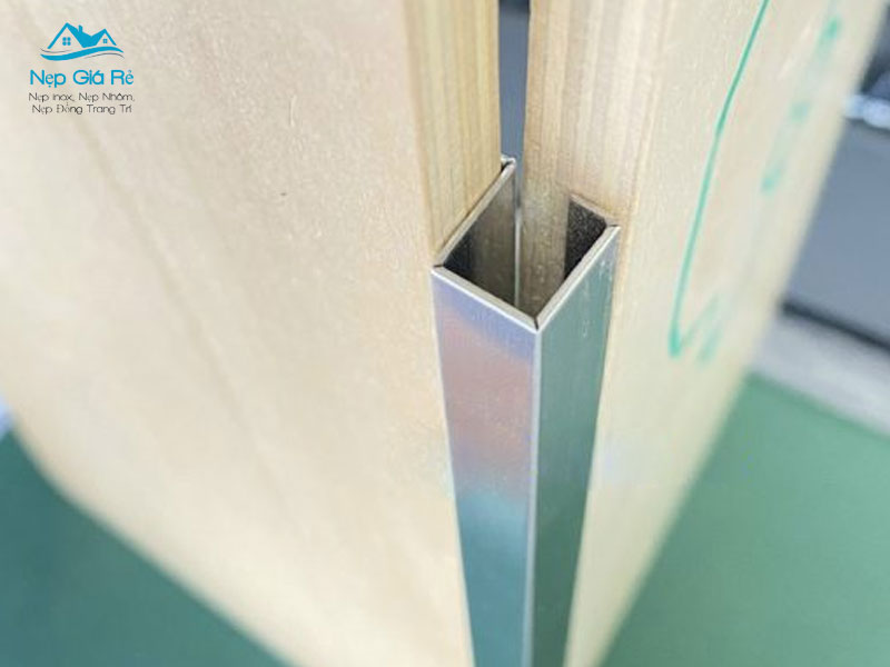 Ung-dung-cua-nep-inox-bo-vuong-s-gv12-nepgiare