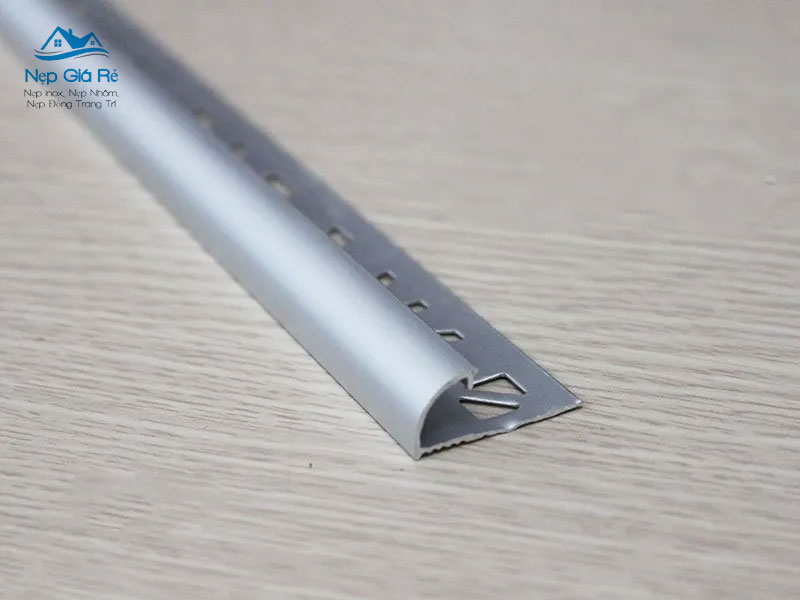 Ung-dung-cua-nep-nhom-op-goc-tron-atr120-nepgiare