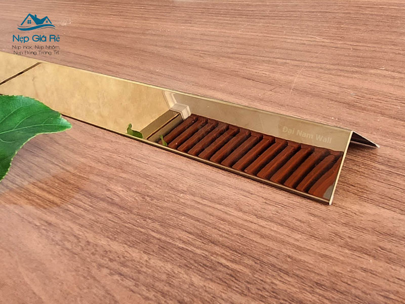 Dac-diem-noi-bat-cua-thanh-nep-v-inox-30-30-nepgiare