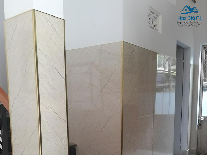 Ung-dung-cua-thanh-nep-v-inox-20-20-nepgiare