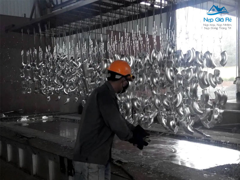 Hai-phuong-phap-xi-ma-kim-loai-hien-nay-nepgiare