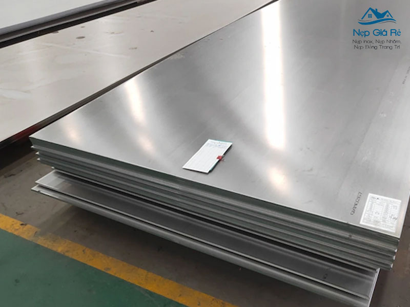 Inox-304-co-bi-gi-khong-inox-co-bi-gi-set-hay-bi-an-mon-khong-1-nepgiare