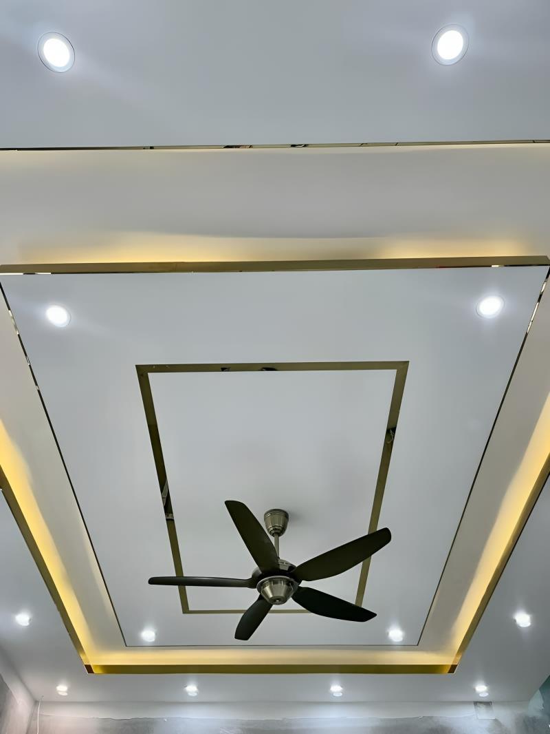 Nẹp Inox mạ vàng PVD che khuyết điểm và tạo điểm nhấn trên trần nhà