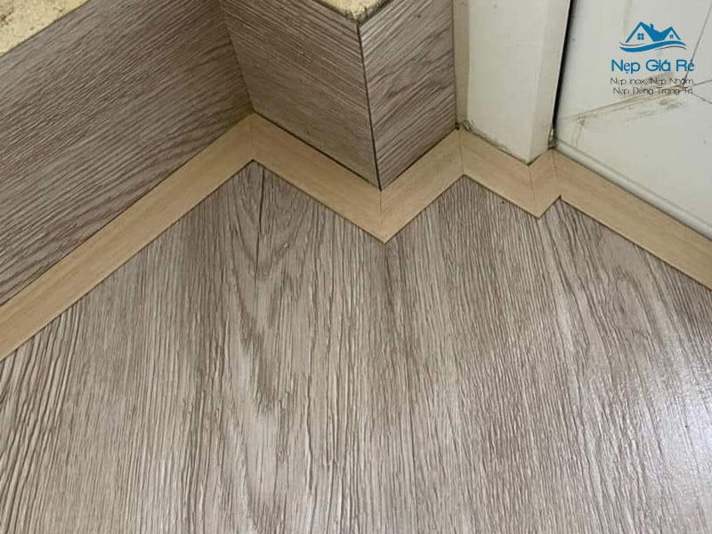 Ung-dung-cua-nep-ket-thuc-san-go-cao-cap-nepgiare