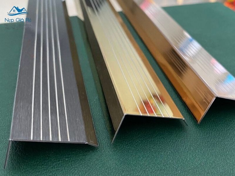 Đặc điểm Nổi Bật Của Nẹp Inox Chống Trượt Cầu Thang L30