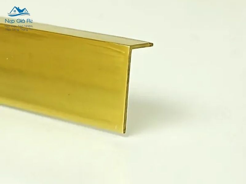 Đặc điểm Nổi Bật Của Nẹp Đồng L24