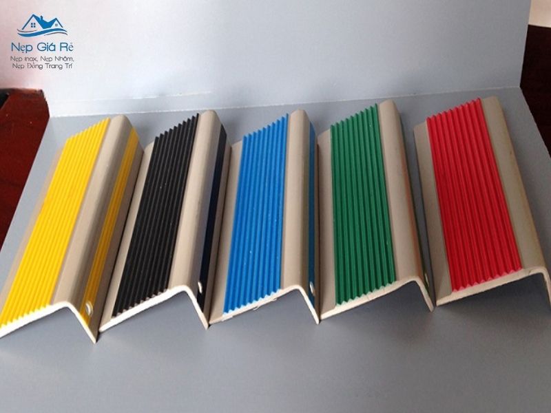 Ứng Dụng Của Nẹp Chống Trượt Bậc Cầu Thang A3