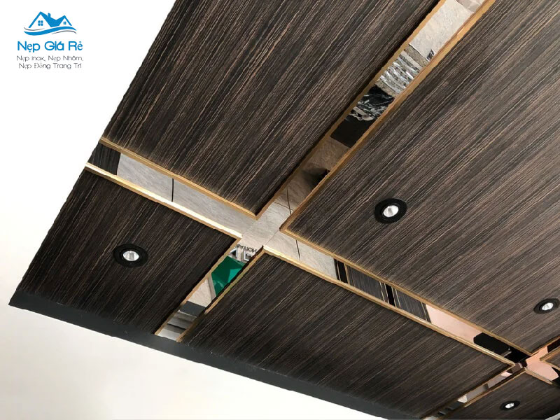 Tinh-da-nang-va-tien-dung-cua-nep-inox-nepgiare