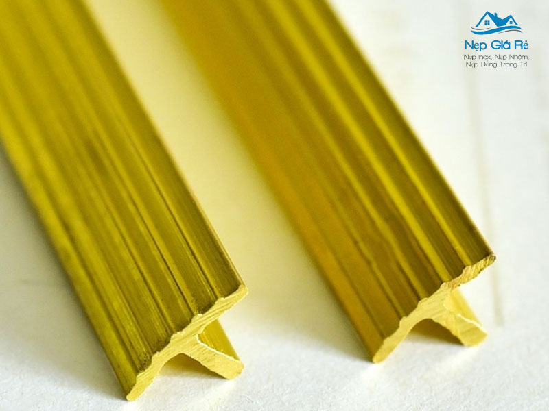 Ung-dung-cua-nep-dong-trong-thiet-ke-noi-that-cao-cap-nepgiare