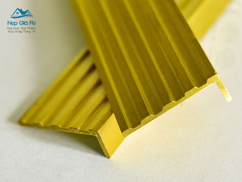 Ung-dung-cua-nep-dong-trong-trang-tri-noi-that-nepgiare