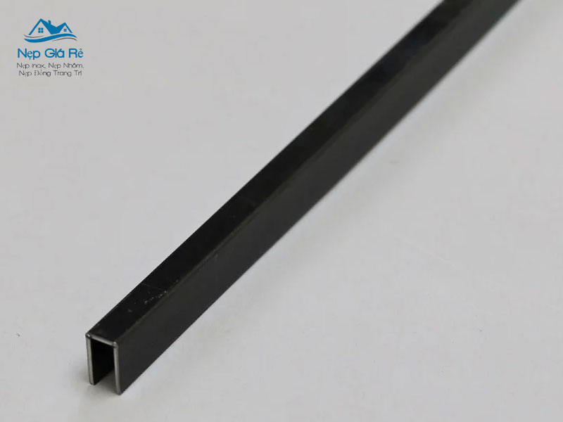 Gioi-thieu-ve-nep-inox-mau-den-nepgiare