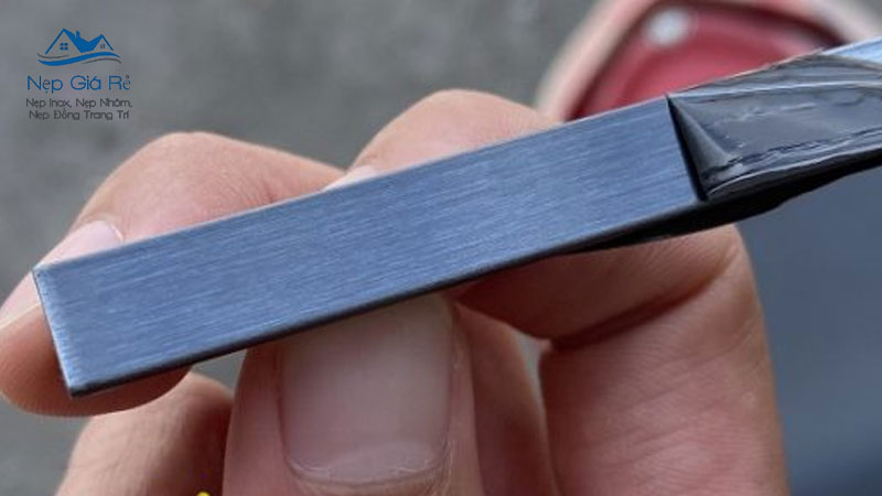 Nep-inox-den-xuoc-giai-phap-trang-tri-sang-trong-va-tinh-te-nepgiare