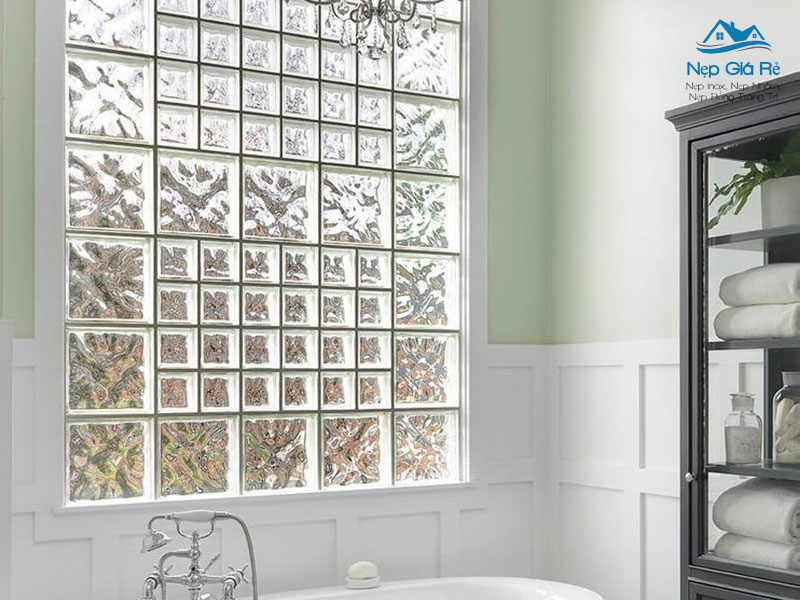 Ung-dung-cua-gach-kinh-trang-tri-nepgiare