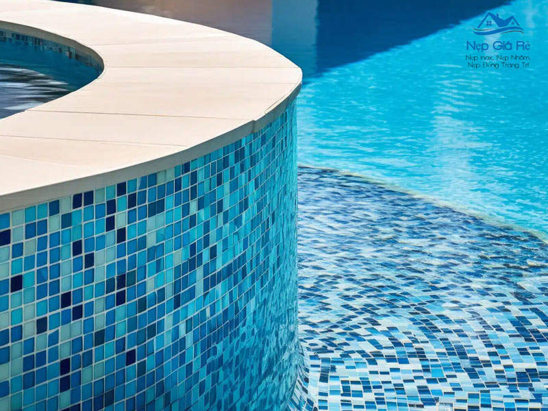 Ung-dung-cua-gach-mosaic-trang-tri-nepgiare