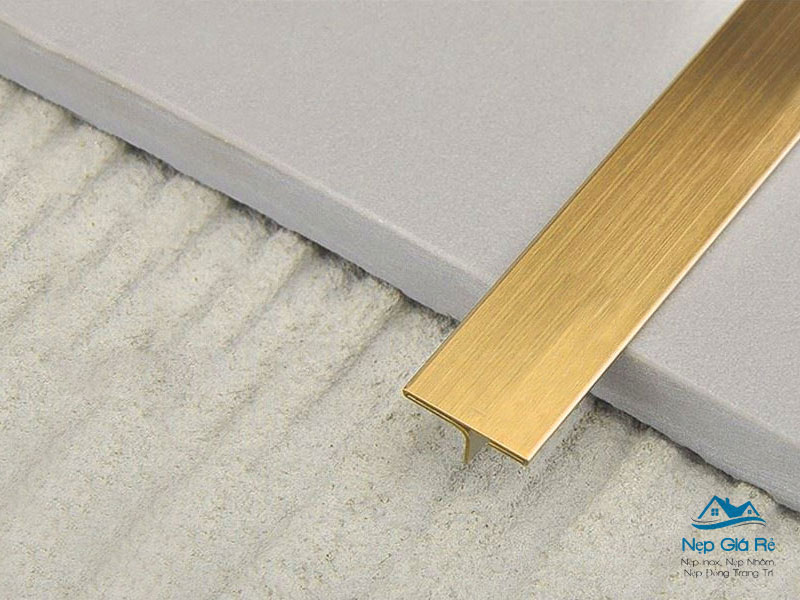 Ung-dung-cua-nep-inox-vang-xuoc-nepgiare