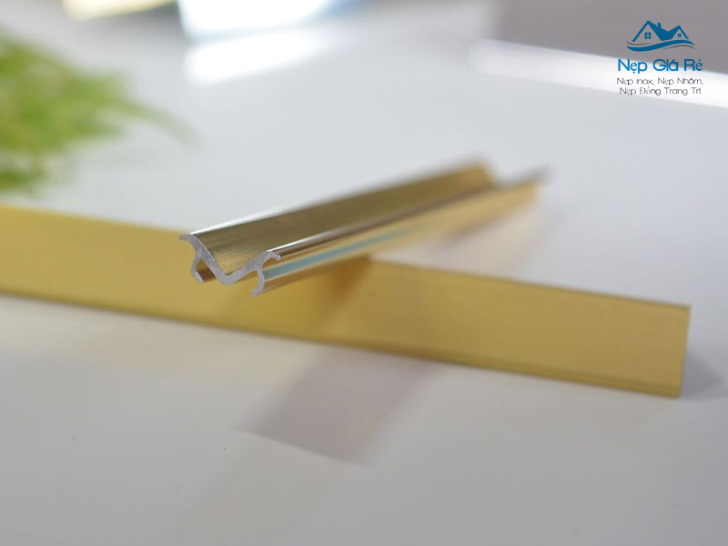 Gioi-thieu-ve-nep-nhom-trang-tri-nepgiare