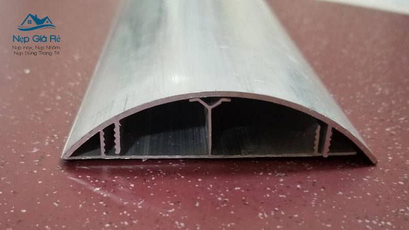 Kich-thuoc-nep-ban-nguyet-pho-bien-trong-thiet-ke-noi-that-nepgiare