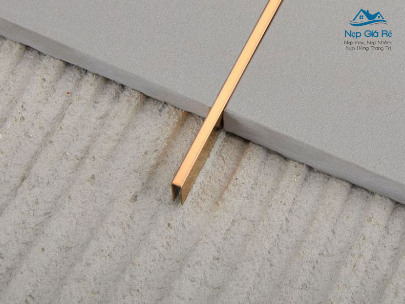 Uu-diem-cua-nep-nhom-chu-u-trong-trang-tri-noi-that-nepgiare