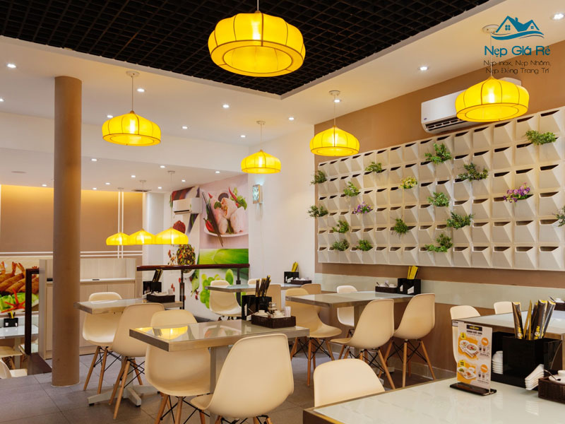 Nep-inox-chu-v-diem-nhan-tinh-te-trong-decor-nha-hang-1-nepgiare