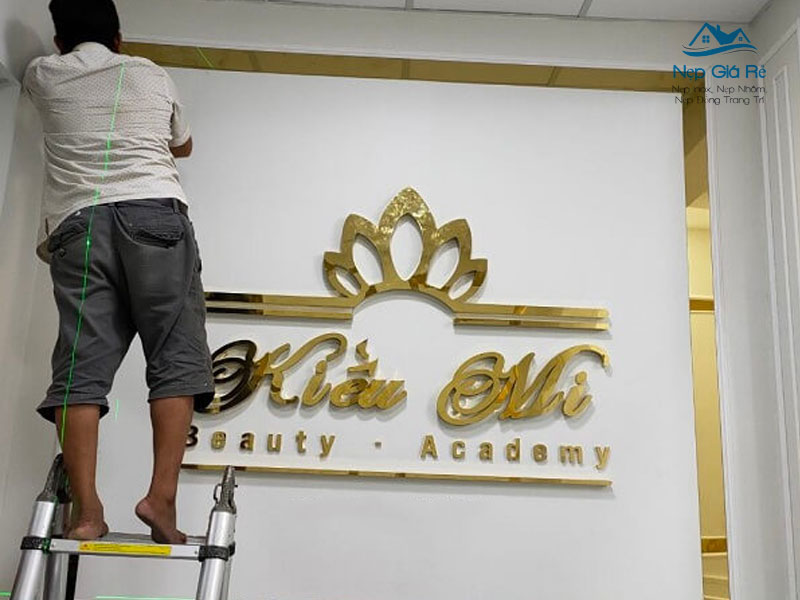 Ung-dung-cua-nep-la-inox-60mm-nepgiare