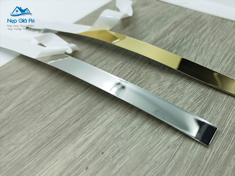 Nep-la-inox-tao-diem-nhan-tinh-te-cho-phong-lam-viec-nepgiare