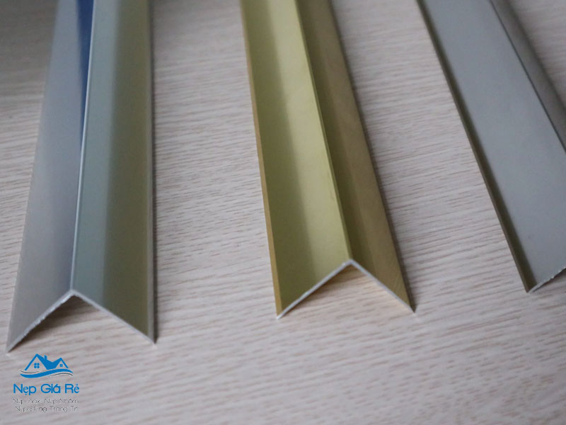 Ung-dung-nep-v-nhom-trong-trang-tri-phong-ngu-rong-nepgiare