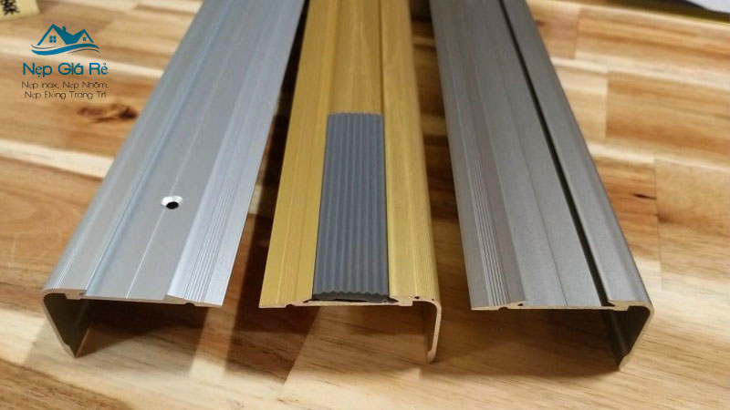 Gia-nep-chong-truot-cau-thang-tai-tuyen-quang-du-loai-du-chat-lieu-nepgiare