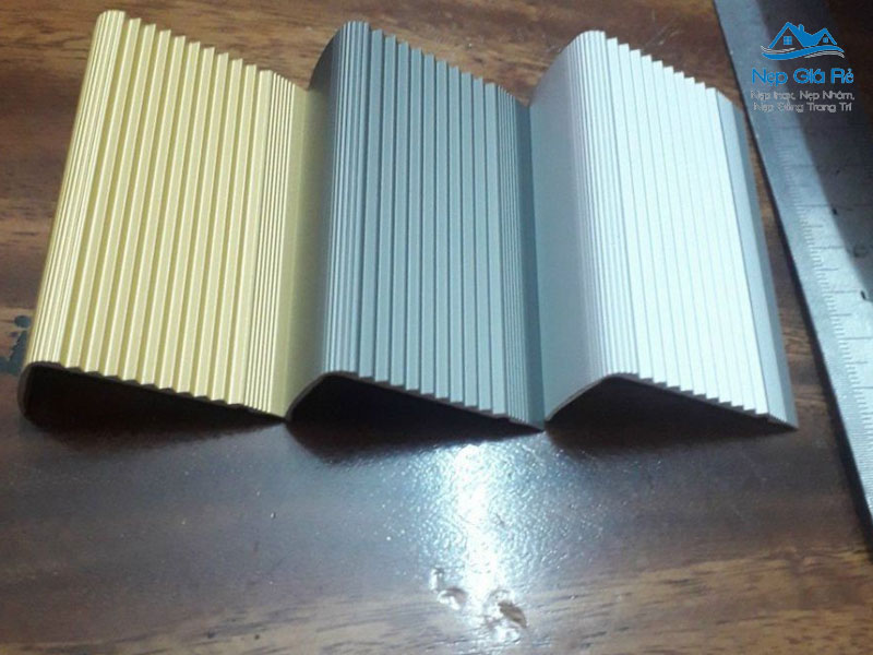 Goi-y-dia-chi-mua-nep-chong-truot-cau-thang-tai-ha-noi-1-nepgiare