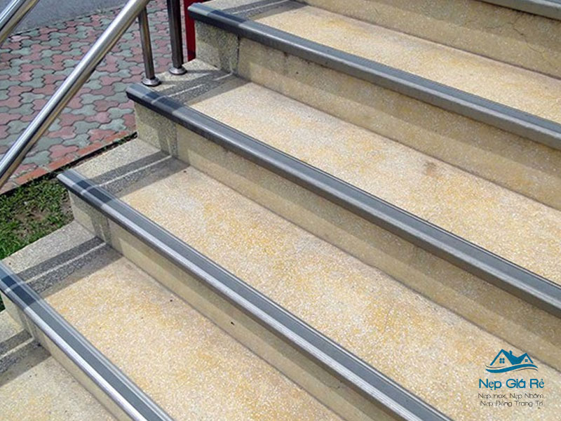 Meo-mua-nep-chong-truot-chat-luong-phu-hop-tui-tien-nepgiare