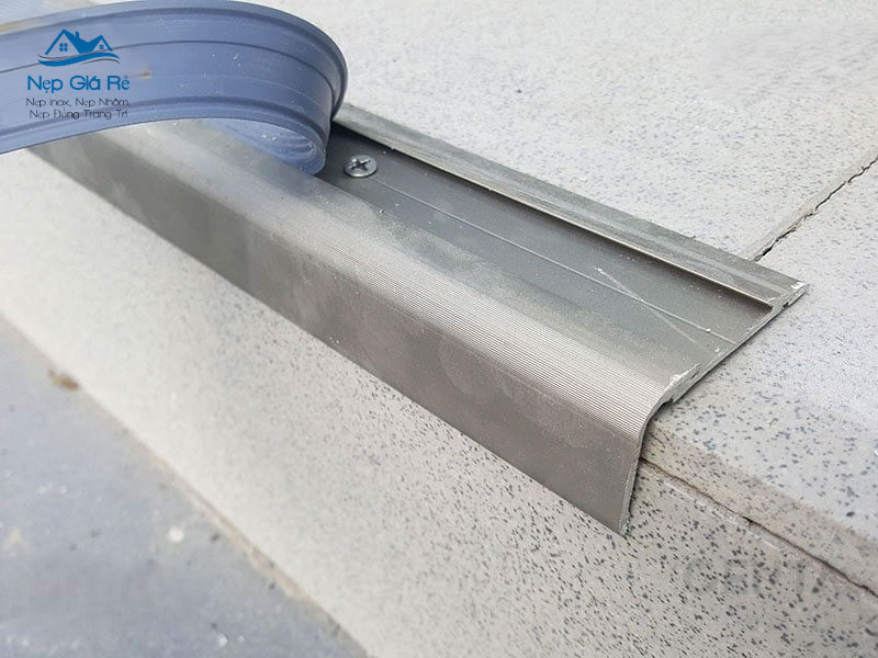 Bang-gia-nep-chong-truot-tai-soc-trang-day-du-nepgiare