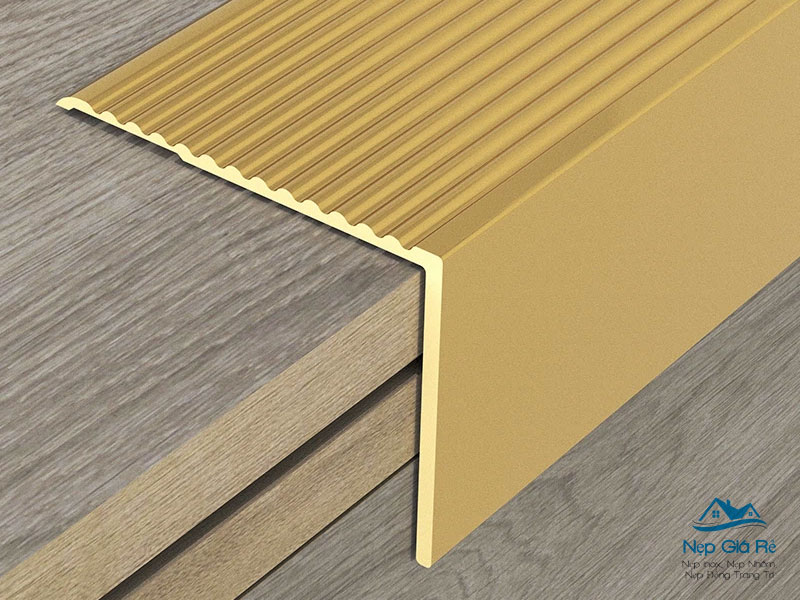 Gia-nep-dong-chong-truot-cau-thang-nepgiare