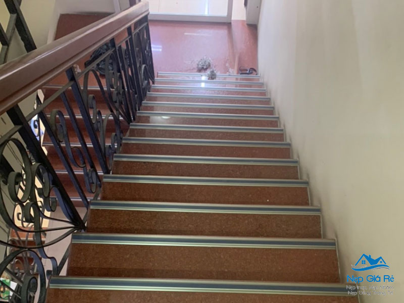 Mua-nep-chong-truot-o-thai-binh-dau-la-lua-chon-hop-ly-nhat-nepgiare