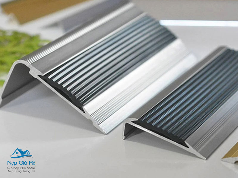 Nep-gia-re-don-vi-phan-phoi-nep-chong-truot-tai-lao-cai-uy-tin-nepgiare