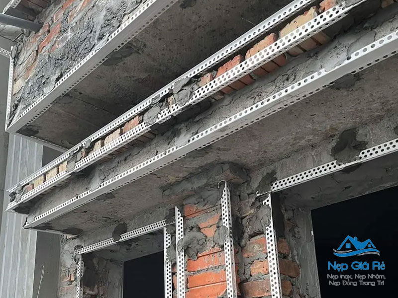 Ung-dung-thuc-te-cua-nep-trat-goc-tuong-tg10-khong-mu-nepgiare