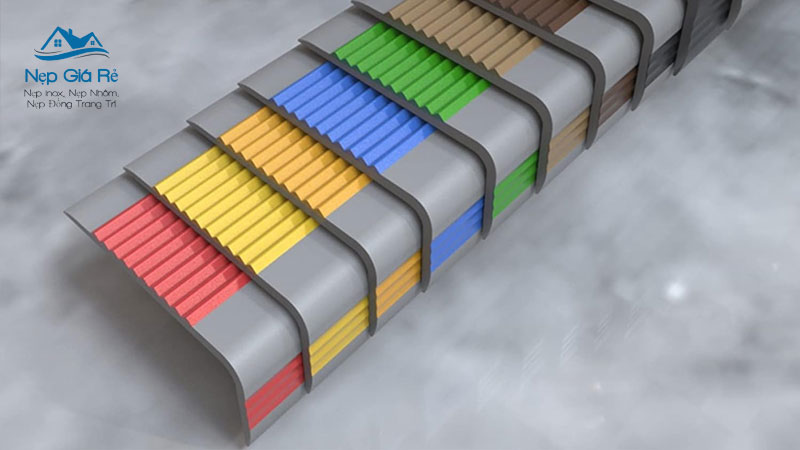 Gia-nep-chong-truot-cau-thang-tai-ha-nam-nepgiare