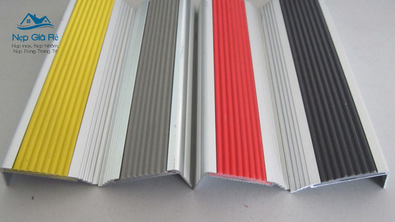 Gia-nep-chong-truot-cau-thang-tai-ninh-binh-uy-tin-nepgiare