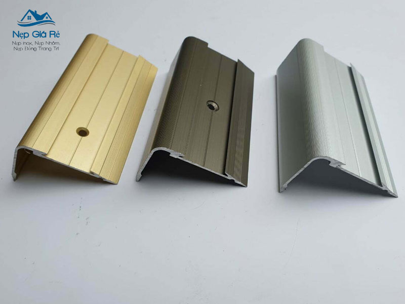 Nep-gia-re-lua-chon-toi-uu-cho-cau-thang-an-toan-tai-hoa-binh-nepgiare