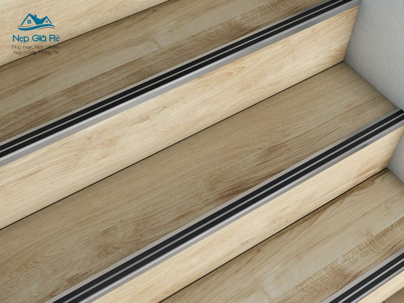 Bang-gia-nep-chong-truot-cau-thang-tai-ca-mau-chi-tiet-nepgiare