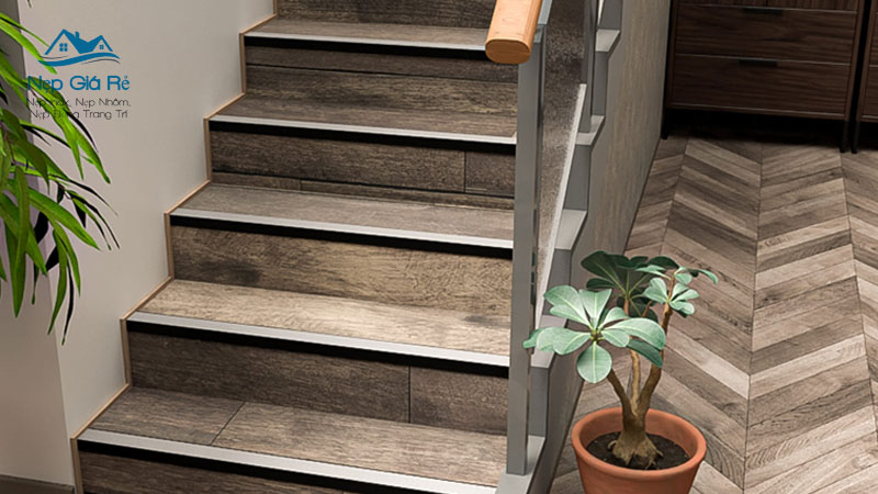 Bao-gia-nep-chong-truot-cau-thang-tai-can-tho-nepgiare