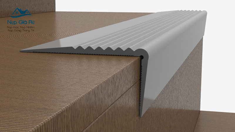 Gia-nep-chong-truot-cau-thang-tai-ca-mau-nepgiare