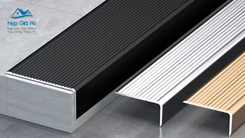 Gia-nep-chong-truot-cau-thang-tai-dong-nai-nepgiare