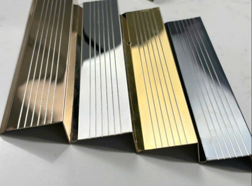 So Sánh Nẹp Chữ V Và Nẹp Chữ L Inox Chống Trượt